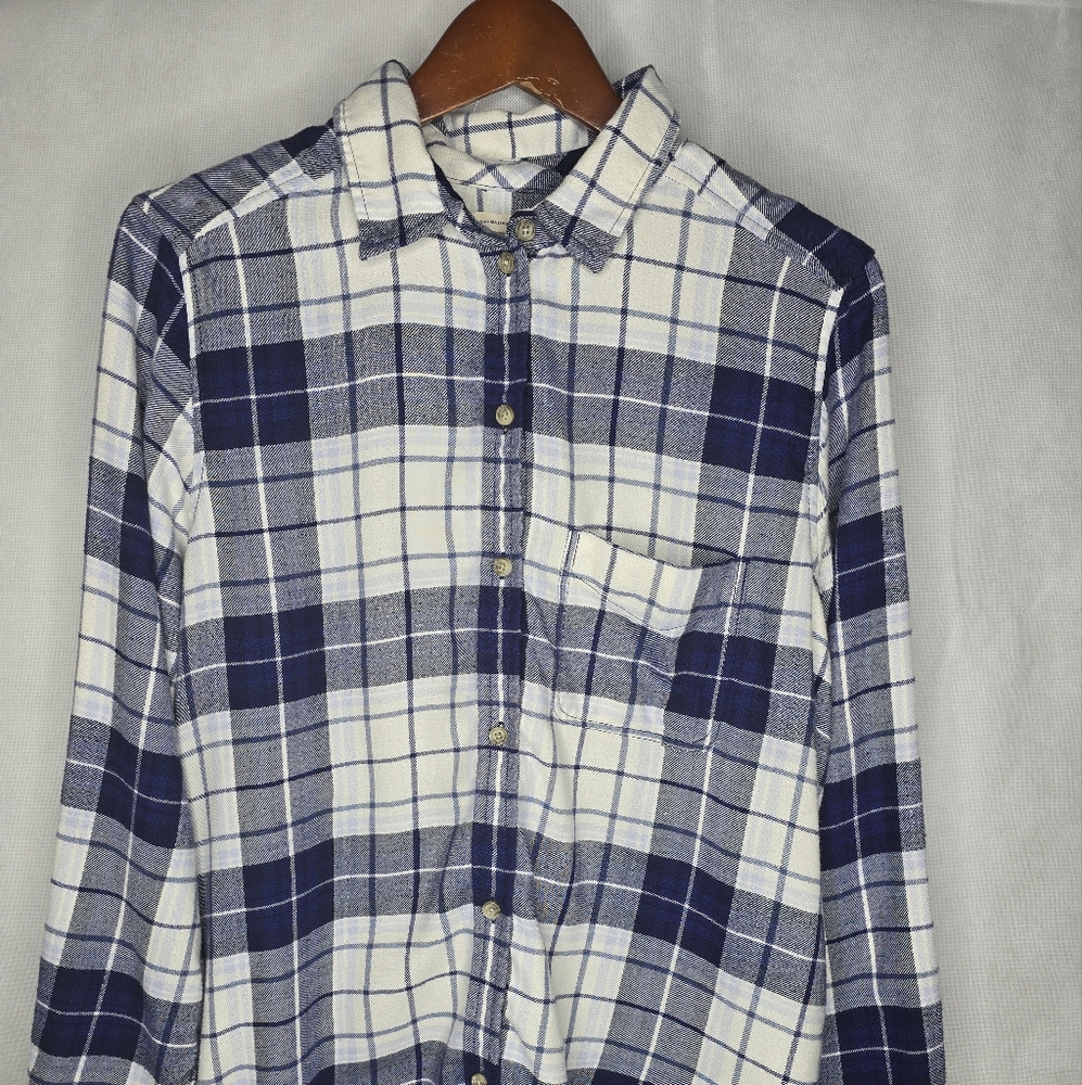 American Eagle Button-up Shirt Blue White Plaid Flannel Ahh-mazingly Soft BF Fit